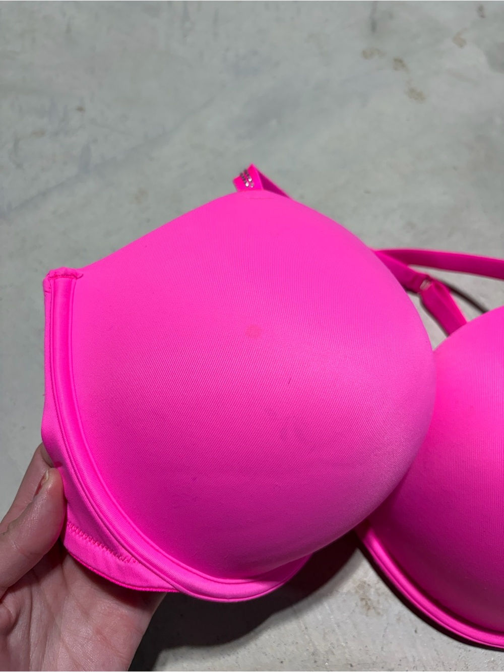 Victoria’s Secret pink wear everywhere super push up hot pink bra 38DD - Picture 2 of 10